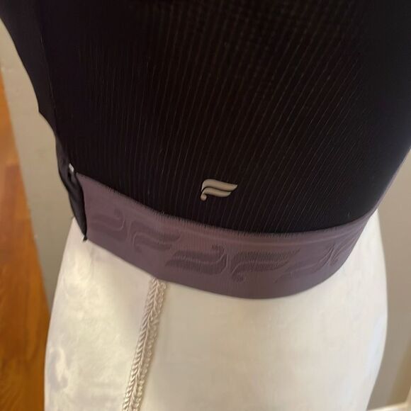 Fabletics Black Crop Top - Picture 3 of 5